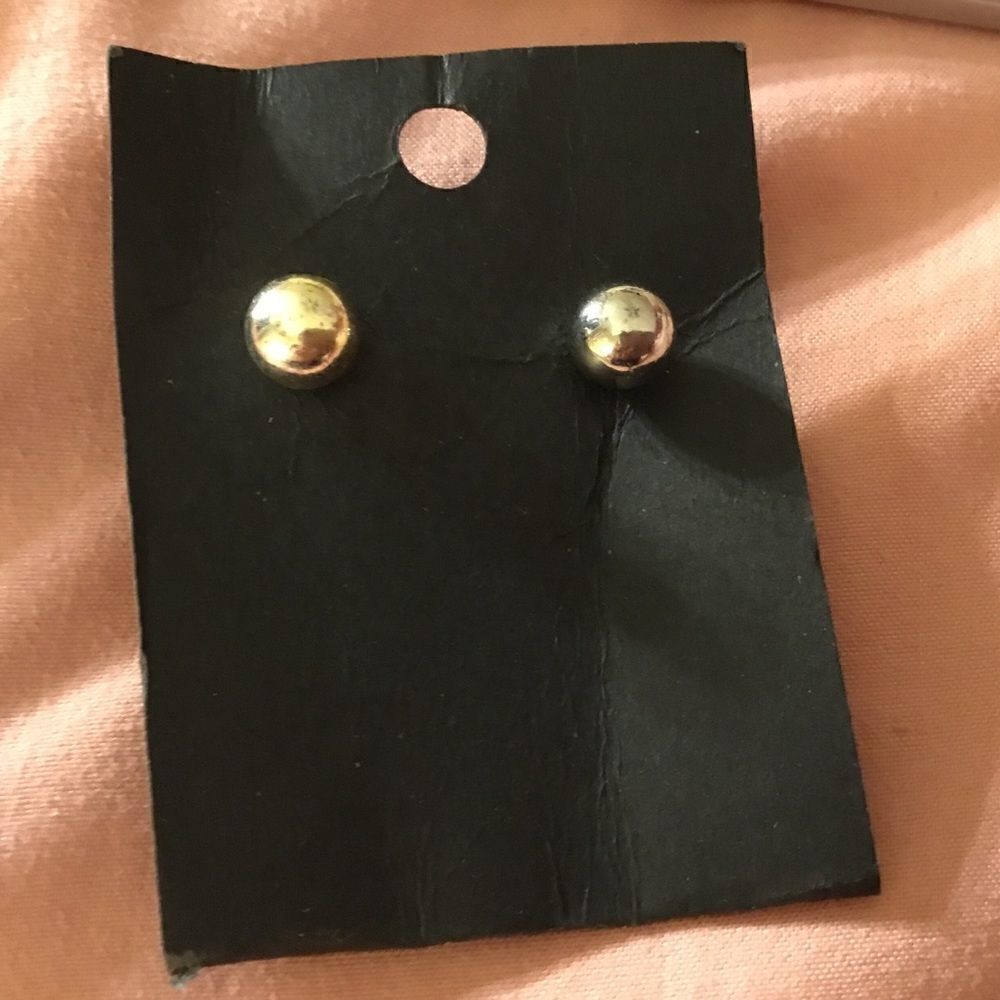 Silvertone Ball Stud Earrings. Approx. 7 mm - Picture 4 of 5